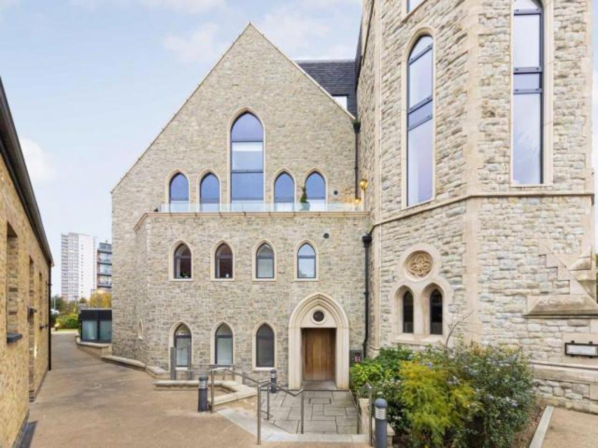 Picture of Apartment For Rent in Brentford, Greater London, United Kingdom