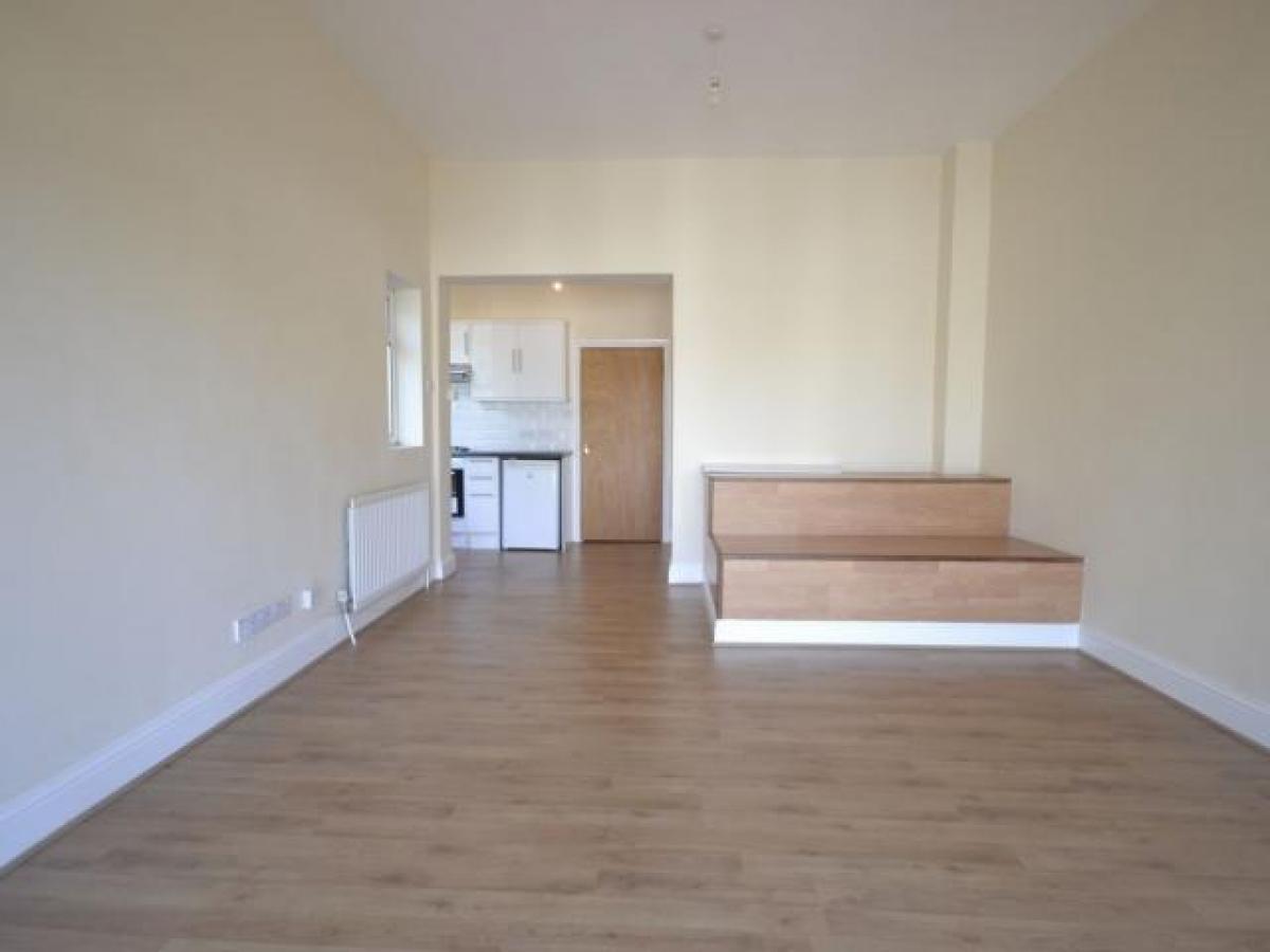 Picture of Apartment For Rent in Croydon, Greater London, United Kingdom