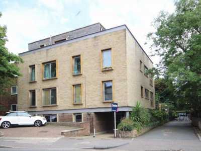 Apartment For Rent in Kingston upon Thames, United Kingdom