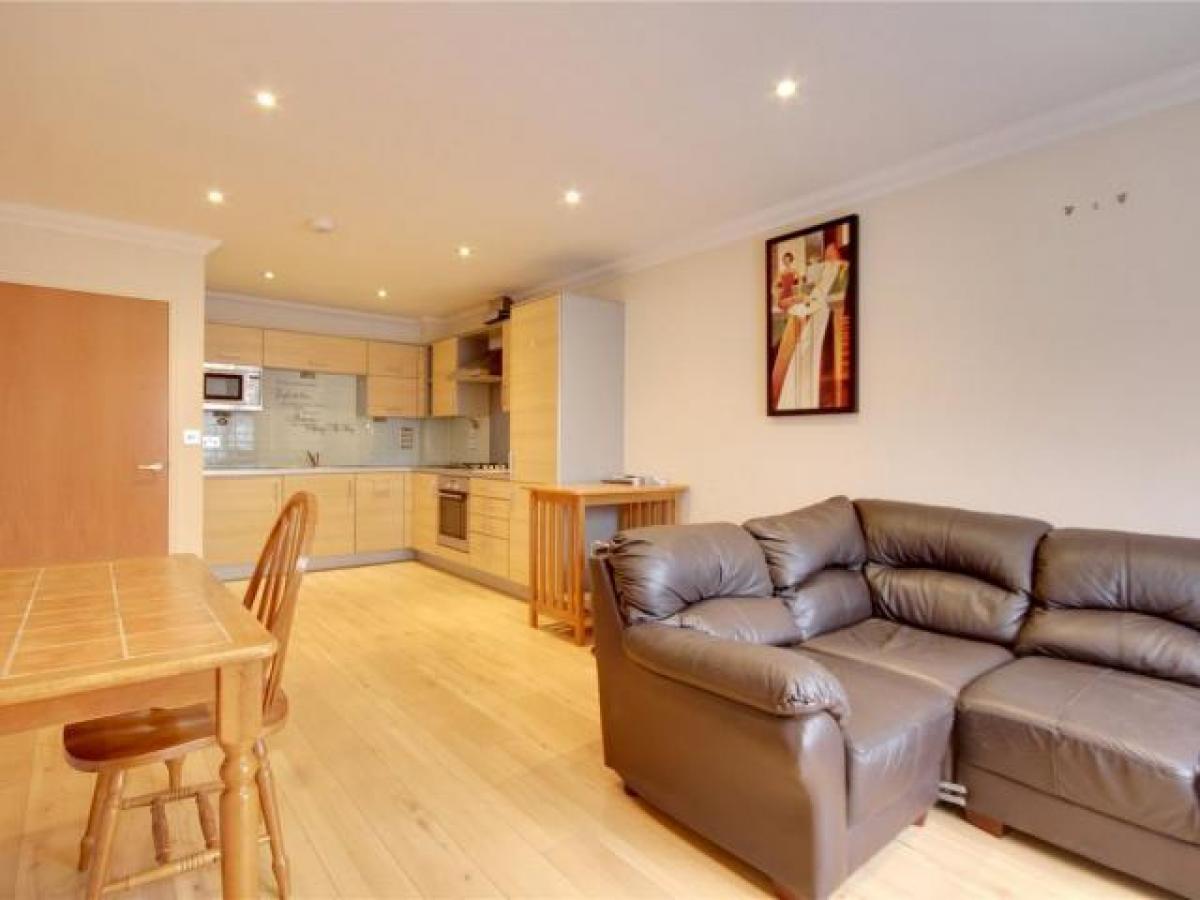 Picture of Apartment For Rent in Egham, Surrey, United Kingdom