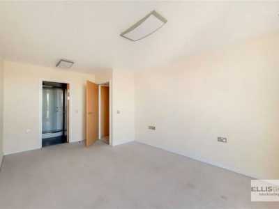 Apartment For Rent in Southall, United Kingdom
