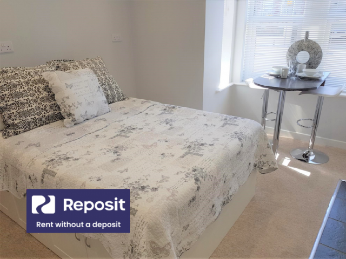 Picture of Apartment For Rent in Poole, Dorset, United Kingdom