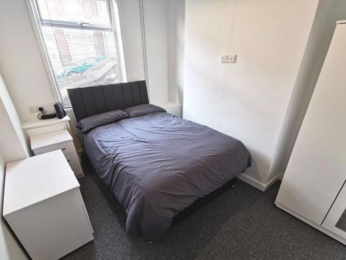 Picture of Apartment For Rent in Stoke on Trent, Staffordshire, United Kingdom