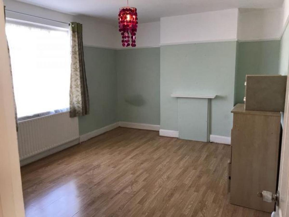 Picture of Apartment For Rent in Ilford, Greater London, United Kingdom