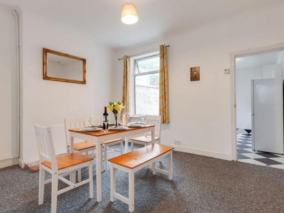 Picture of Apartment For Rent in Smethwick, West Midlands, United Kingdom