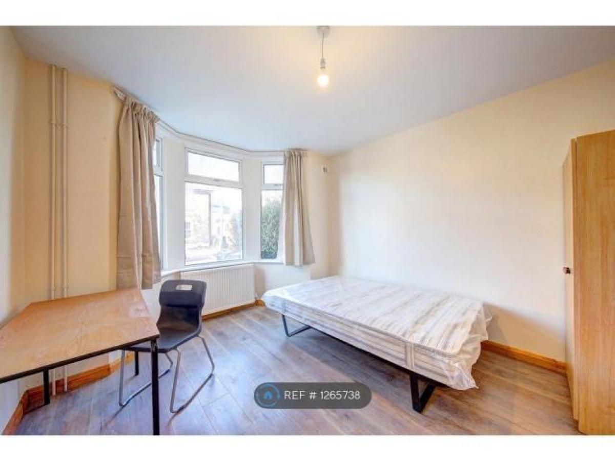 Picture of Home For Rent in Kingston upon Thames, Greater London, United Kingdom