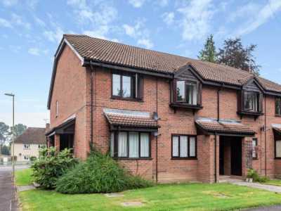 Apartment For Rent in Fleet, United Kingdom