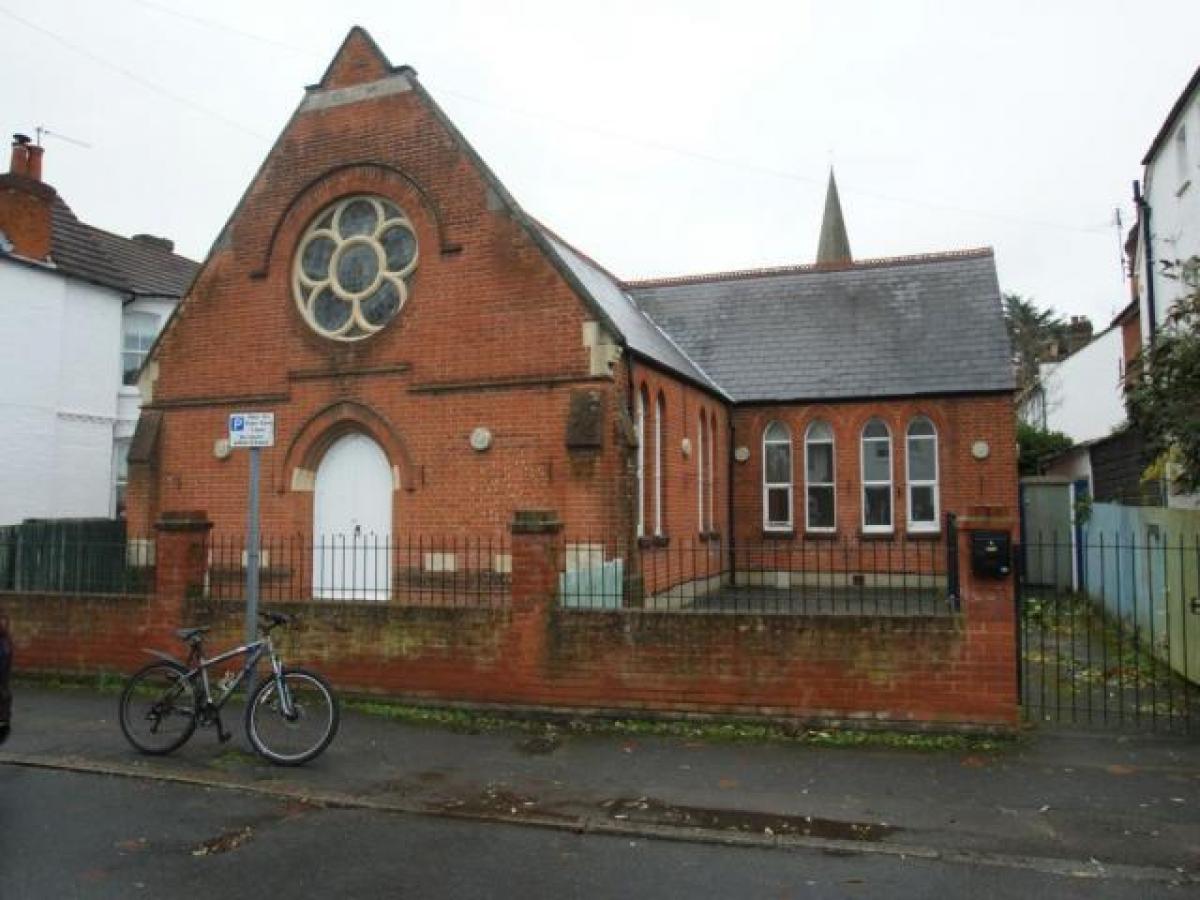 Picture of Home For Rent in Esher, Surrey, United Kingdom