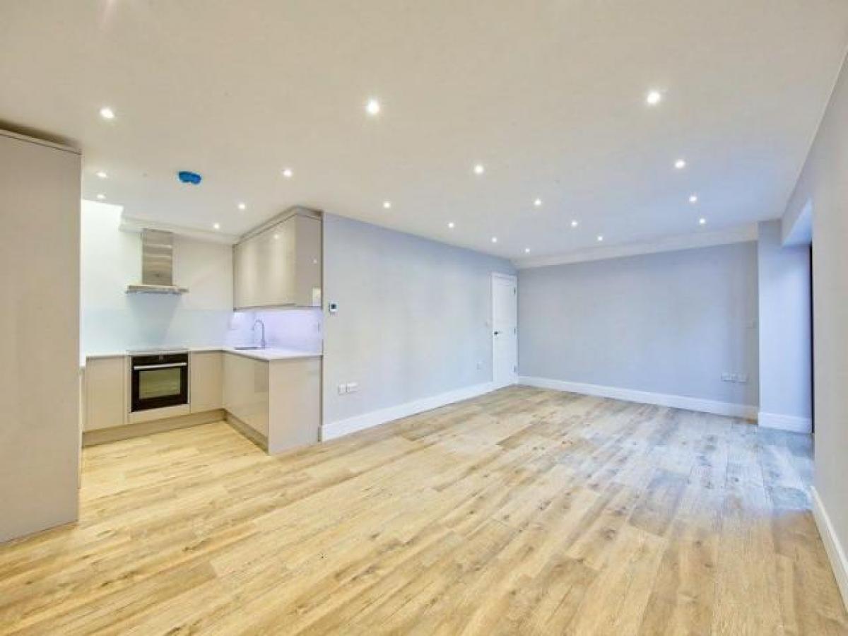 Picture of Home For Rent in Mitcham, Greater London, United Kingdom