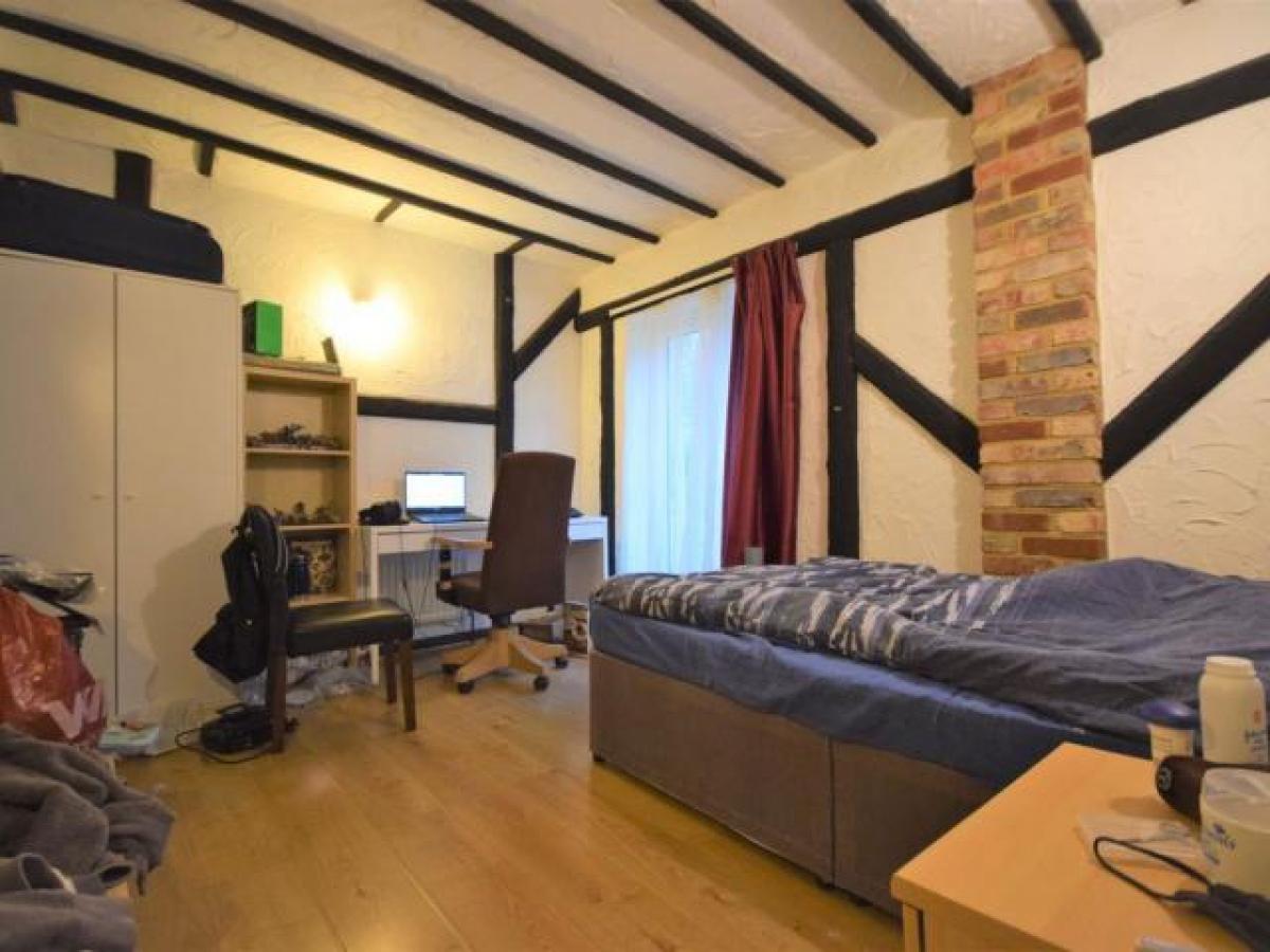 Picture of Home For Rent in Guildford, Surrey, United Kingdom
