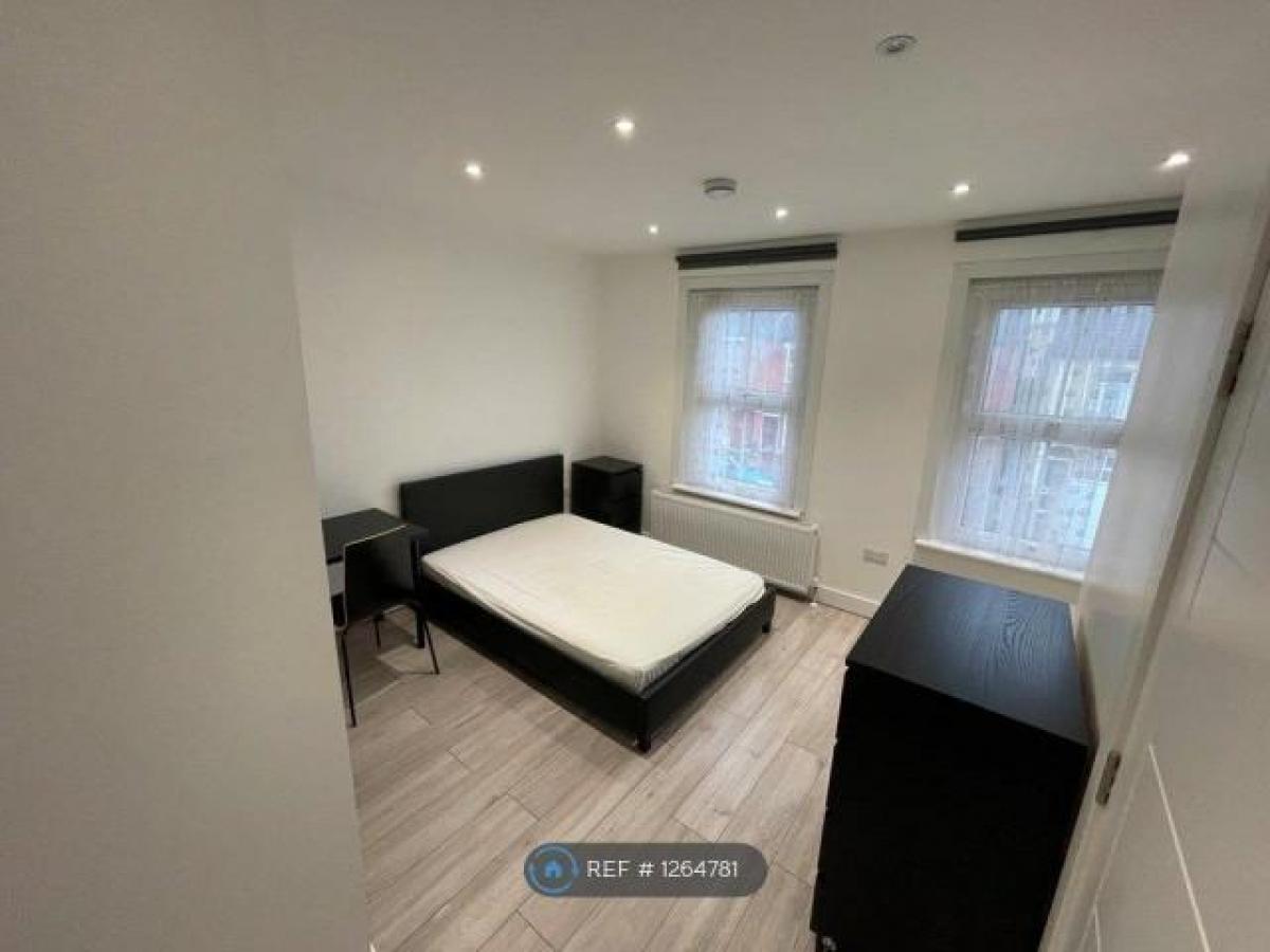 Picture of Apartment For Rent in Borehamwood, Hertfordshire, United Kingdom