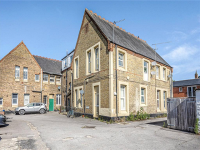 Apartment For Rent in 