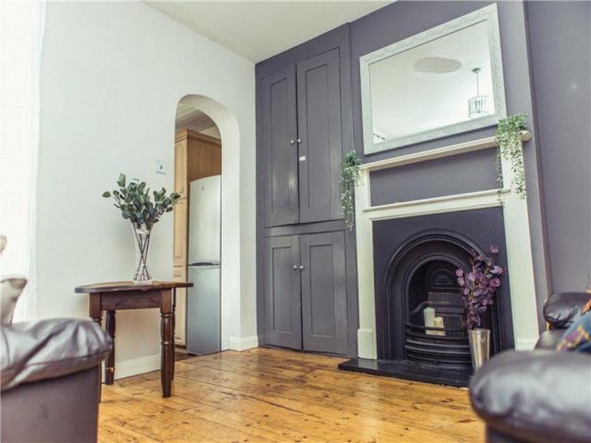 Picture of Home For Rent in Guildford, Surrey, United Kingdom