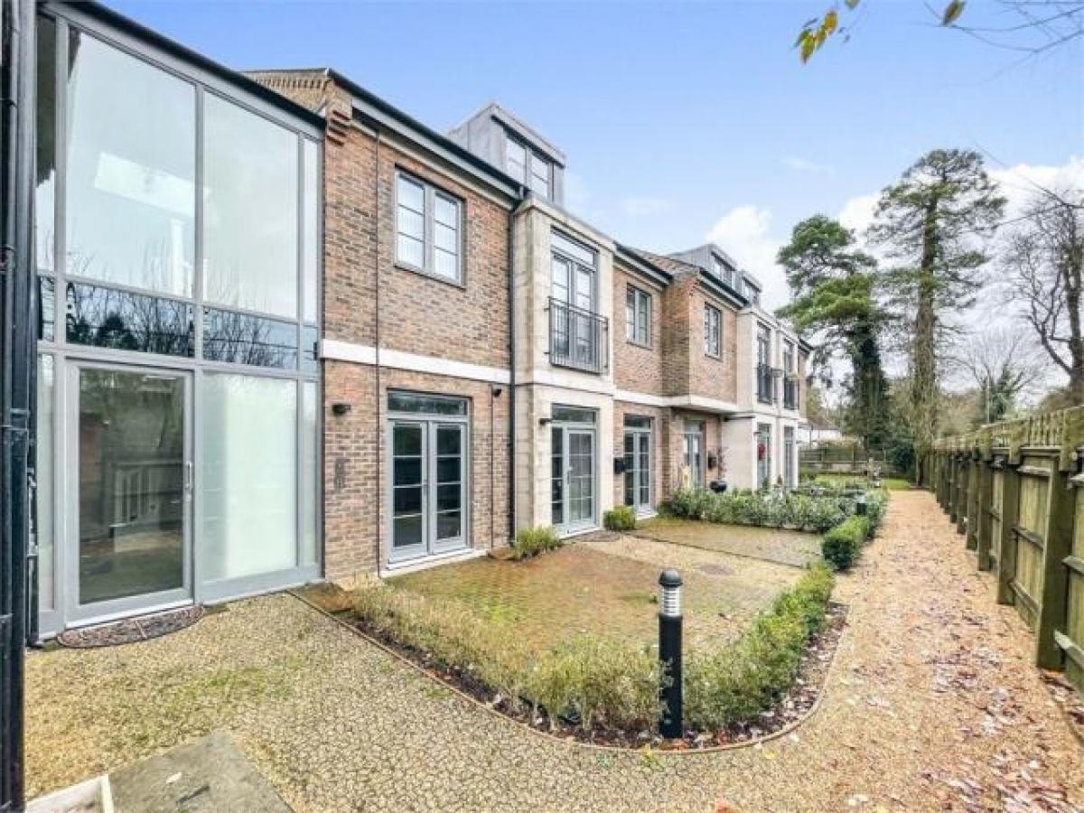 Picture of Apartment For Rent in Slough, Berkshire, United Kingdom