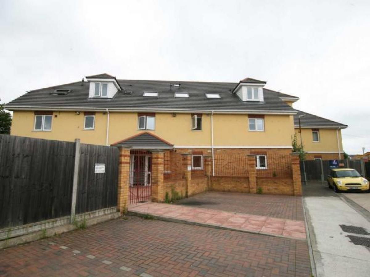 Picture of Apartment For Rent in Rainham, Kent, United Kingdom