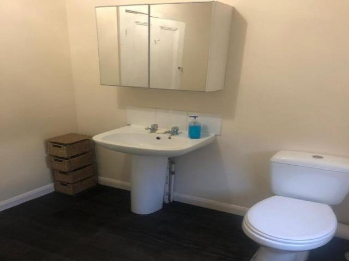 Picture of Apartment For Rent in Smethwick, West Midlands, United Kingdom