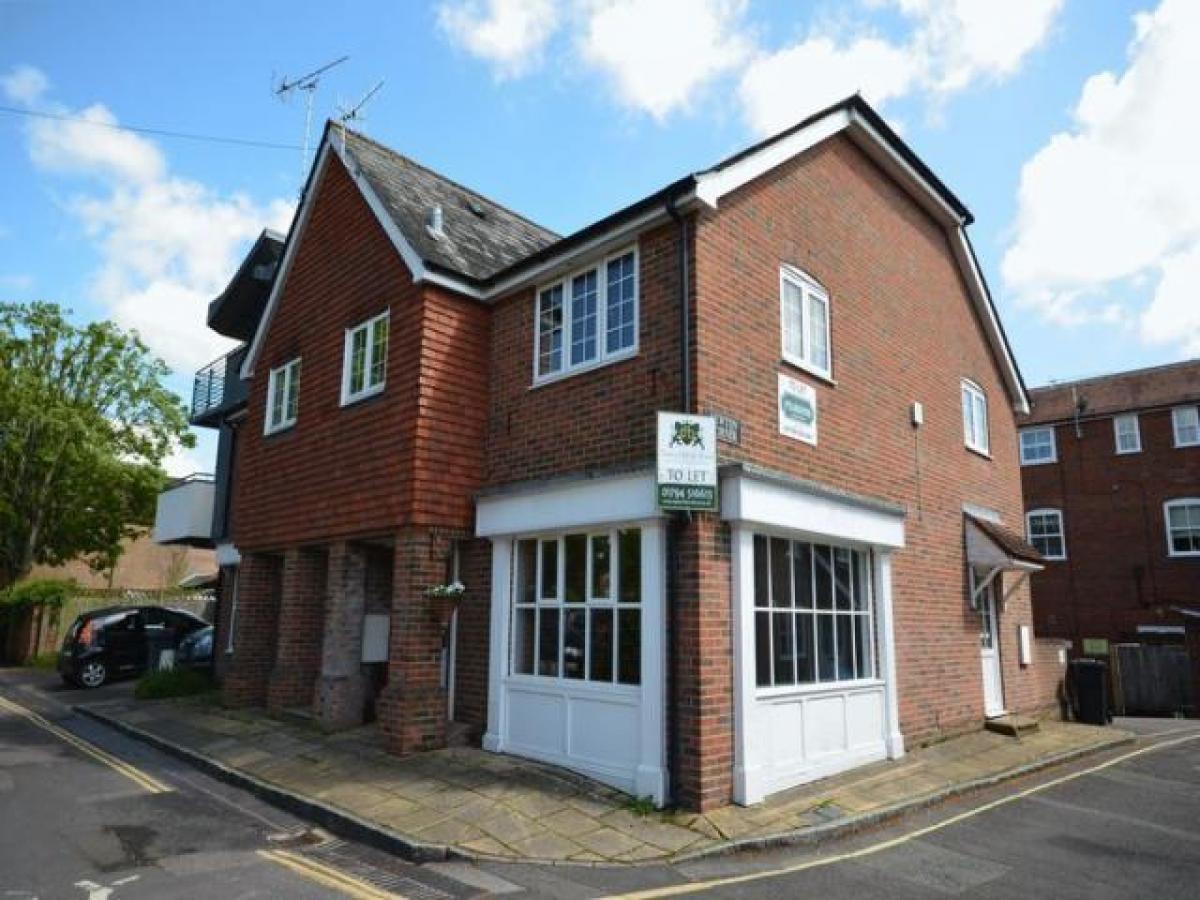 Picture of Apartment For Rent in Romsey, Hampshire, United Kingdom