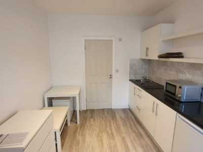 Apartment For Rent in Brentford, United Kingdom