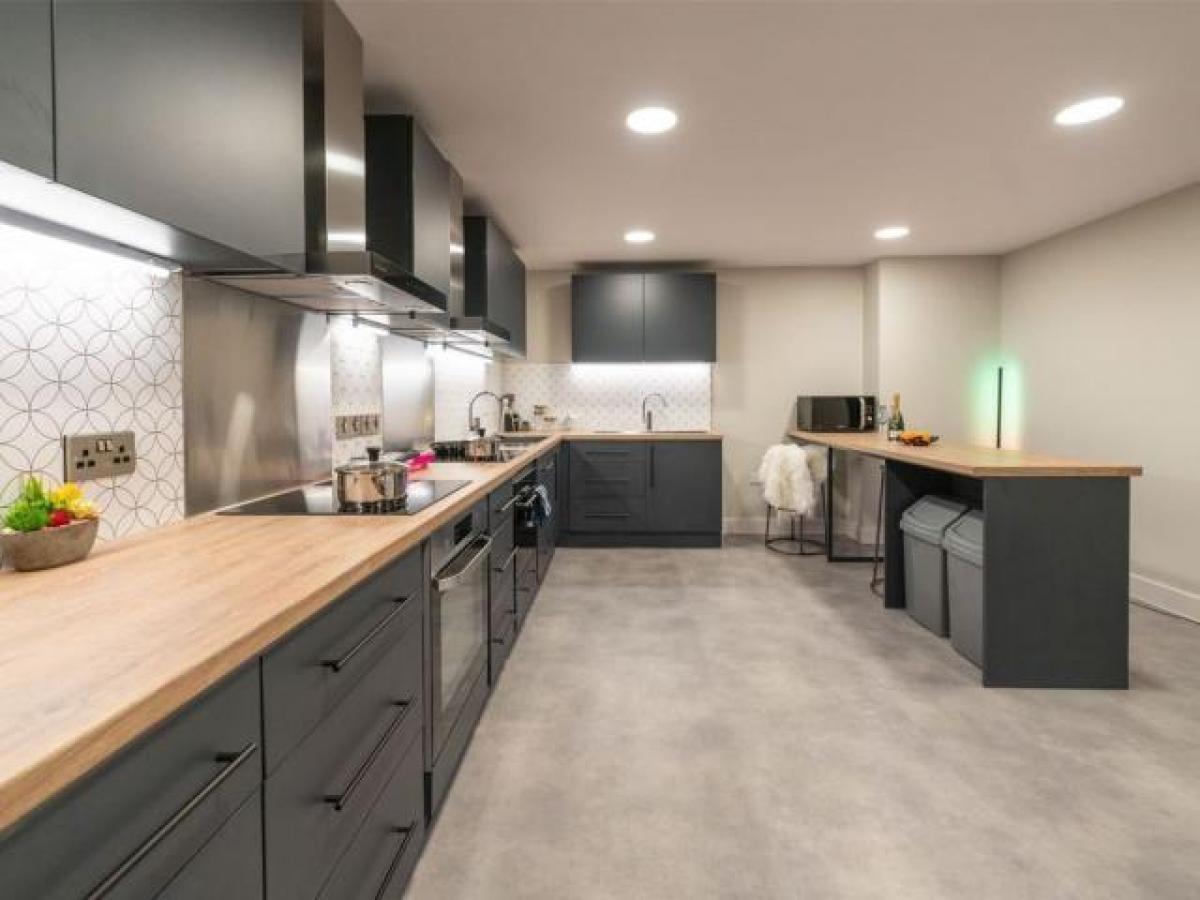 Picture of Apartment For Rent in Guildford, Surrey, United Kingdom