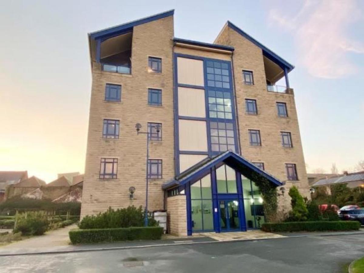 Picture of Apartment For Rent in Huddersfield, West Yorkshire, United Kingdom