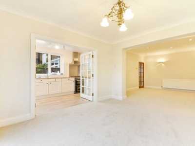 Home For Rent in Surbiton, United Kingdom