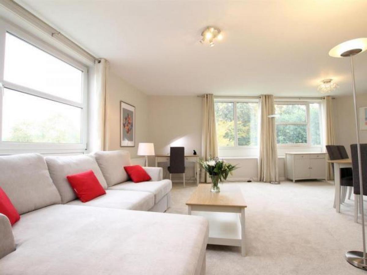 Picture of Apartment For Rent in Weybridge, Surrey, United Kingdom