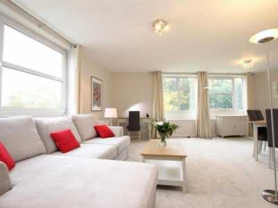 Apartment For Rent in Weybridge, United Kingdom