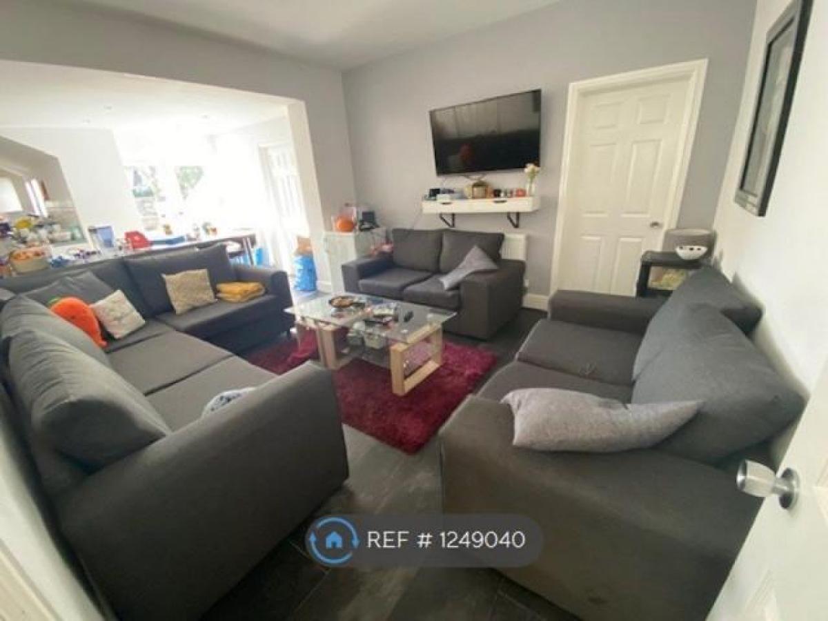 Picture of Apartment For Rent in Newcastle under Lyme, Staffordshire, United Kingdom