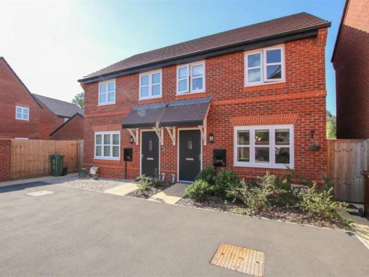 Picture of Home For Rent in Aylesbury, Buckinghamshire, United Kingdom