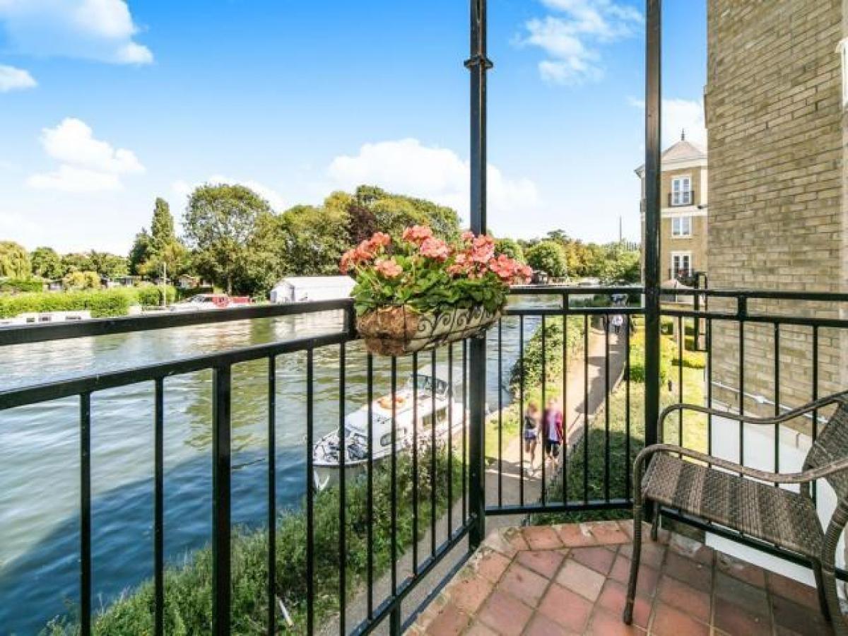 Picture of Apartment For Rent in Reading, Berkshire, United Kingdom