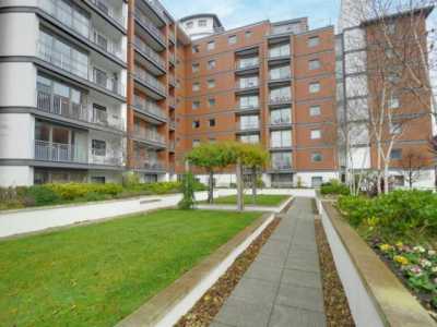 Apartment For Rent in Brentford, United Kingdom