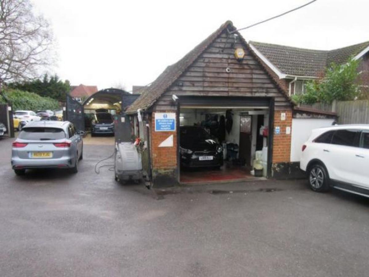 Picture of Industrial For Rent in Woking, Surrey, United Kingdom