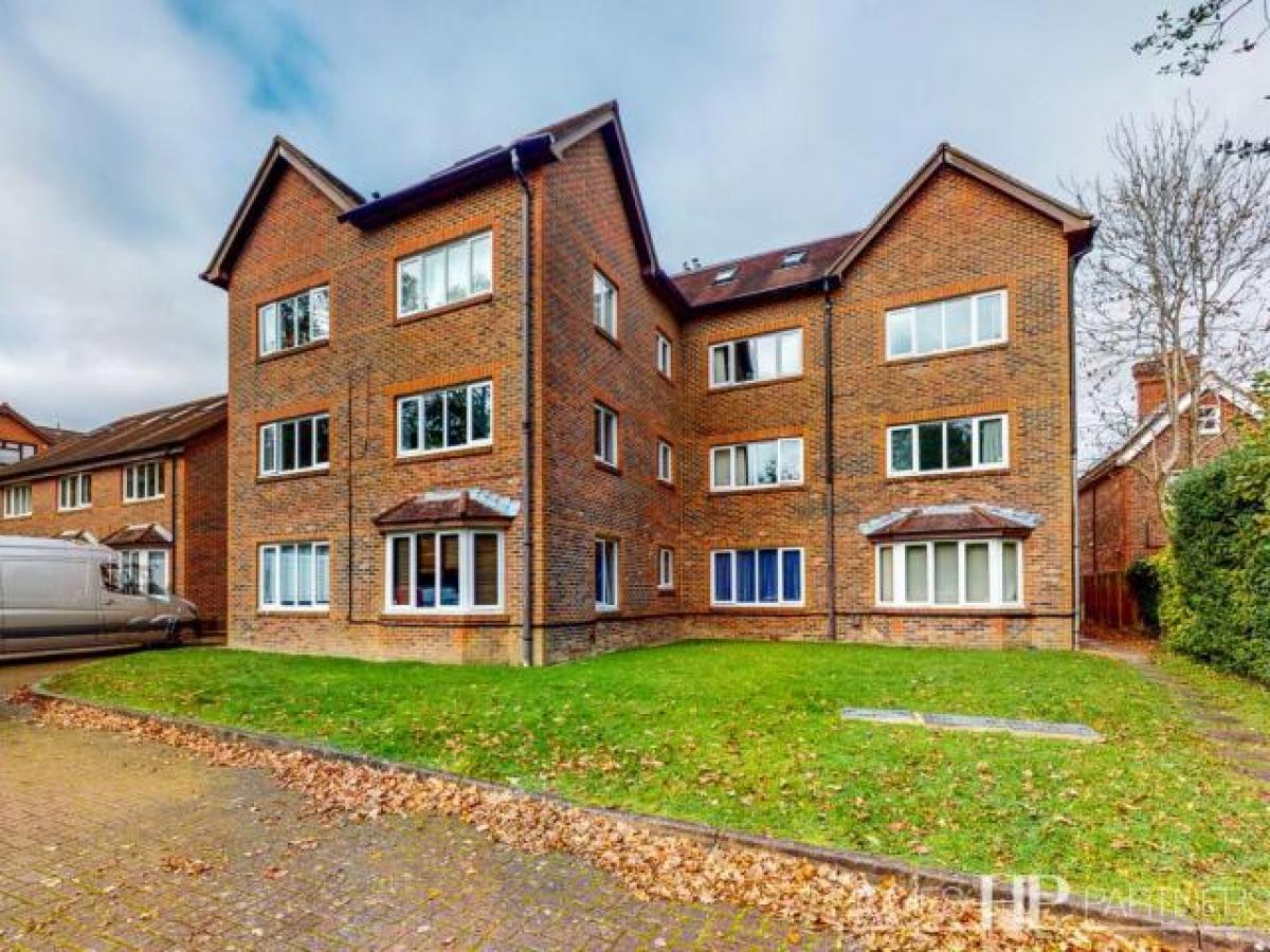 Picture of Apartment For Rent in Crawley, West Sussex, United Kingdom