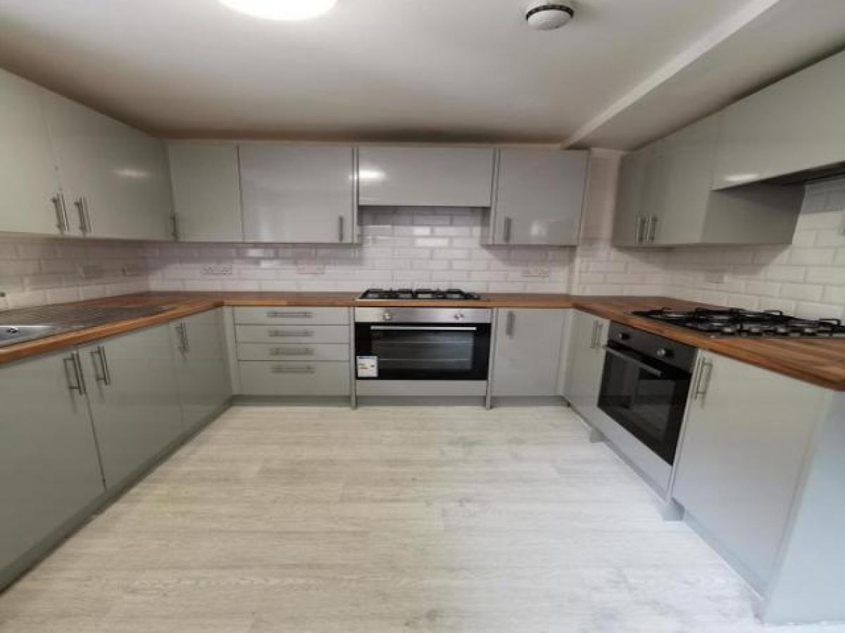 Picture of Apartment For Rent in Swansea, West Glamorgan, United Kingdom