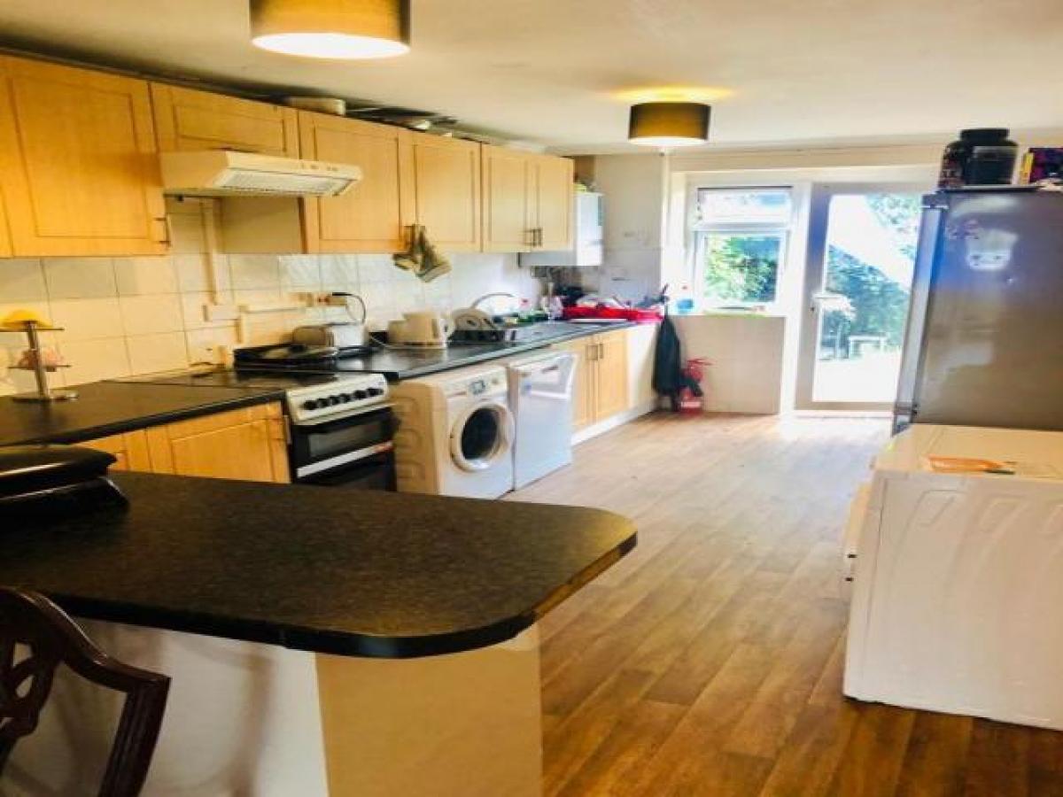 Picture of Home For Rent in Guildford, Surrey, United Kingdom