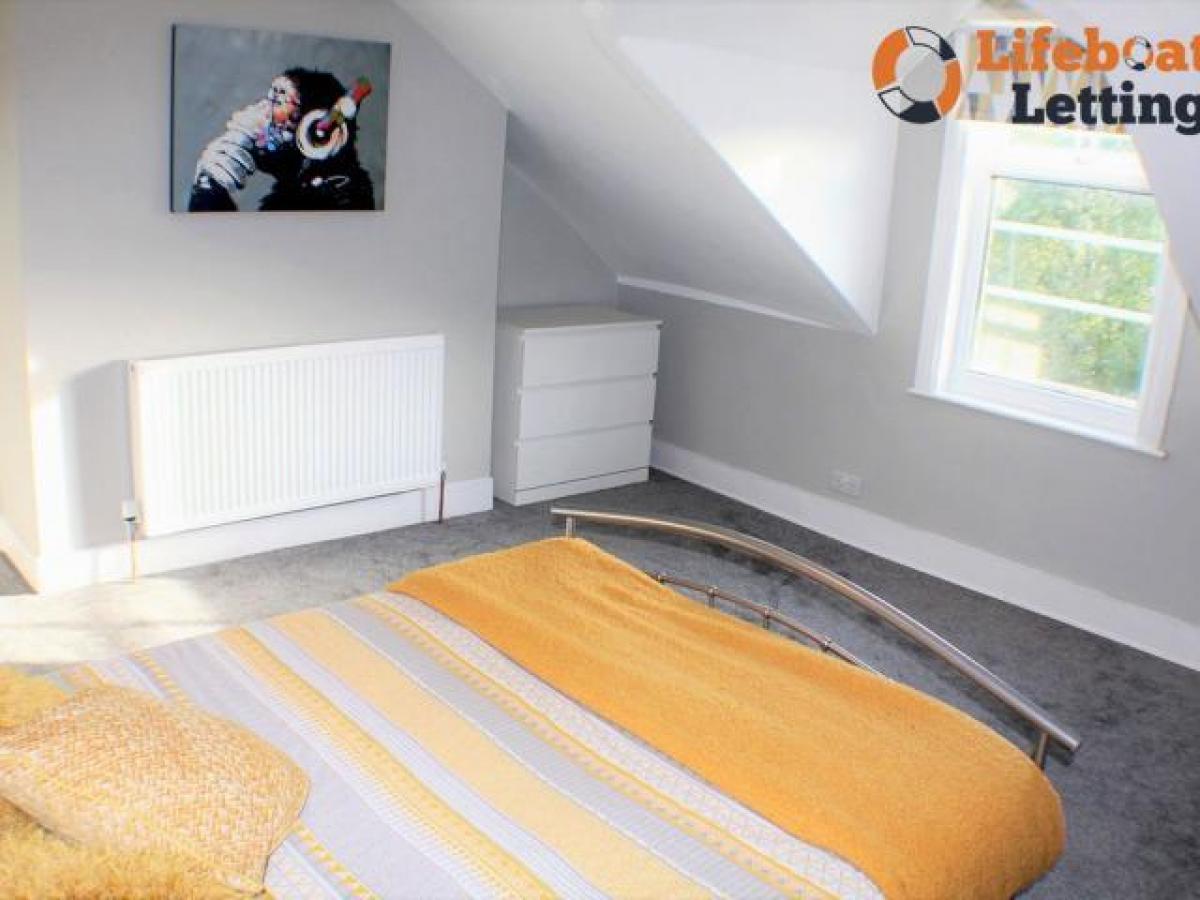 Picture of Apartment For Rent in Chatham, Kent, United Kingdom