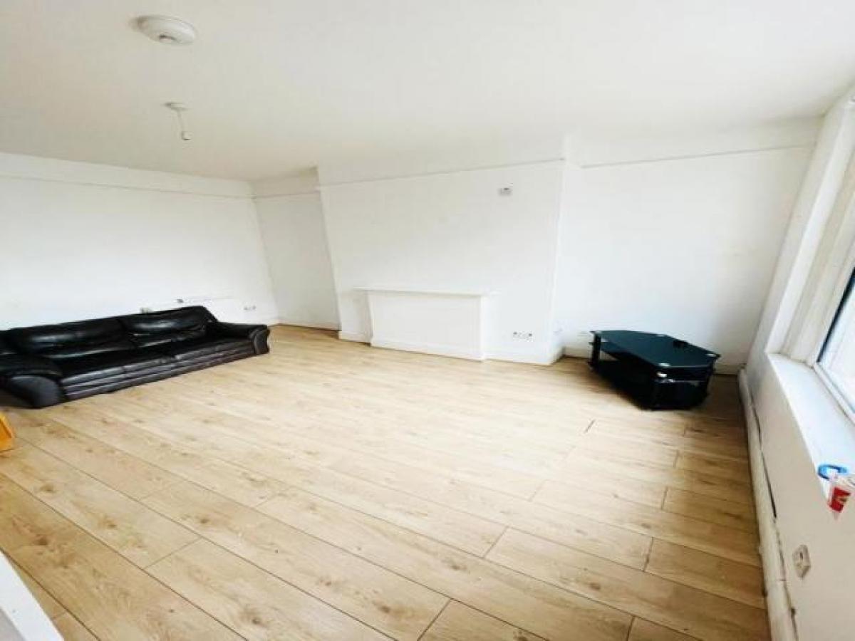Picture of Apartment For Rent in Dudley, West Midlands, United Kingdom