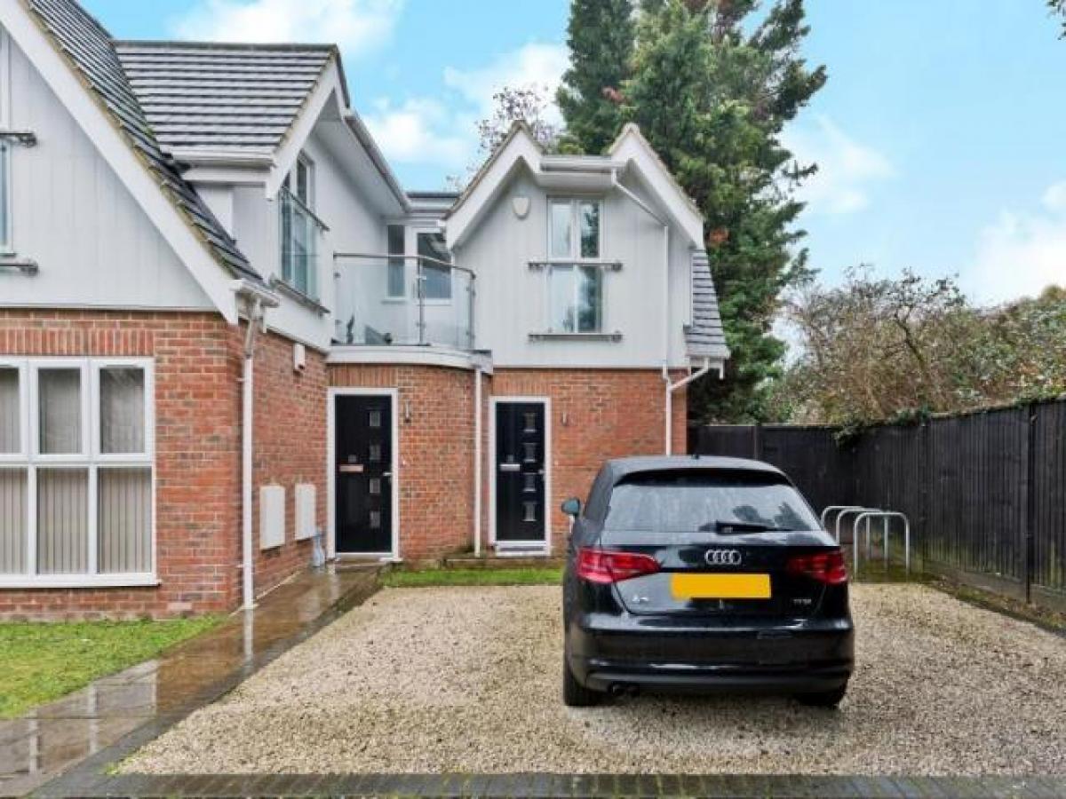 Picture of Apartment For Rent in Surbiton, Greater London, United Kingdom