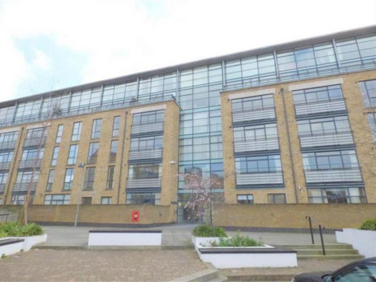 Picture of Apartment For Rent in Brentford, Greater London, United Kingdom