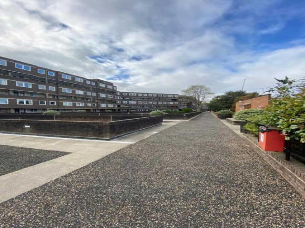 Picture of Apartment For Rent in Brentford, Greater London, United Kingdom