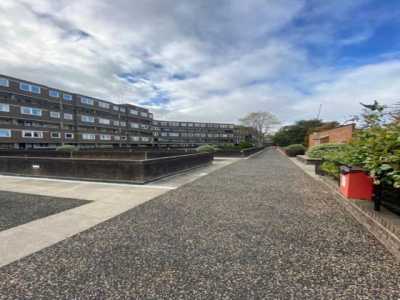 Apartment For Rent in Brentford, United Kingdom