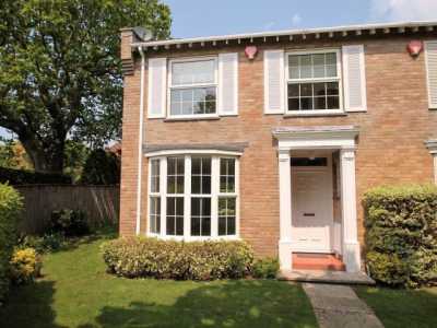 Home For Rent in Lymington, United Kingdom