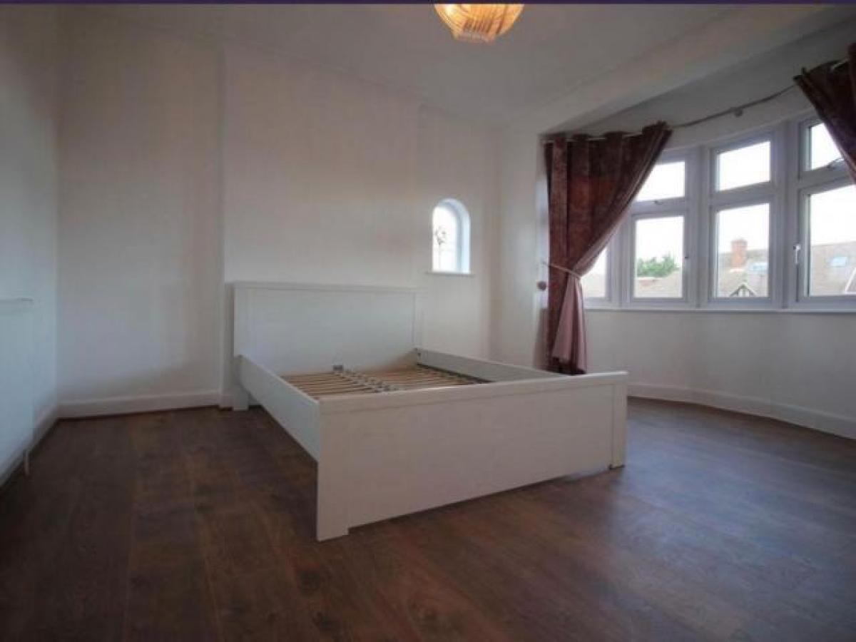 Picture of Apartment For Rent in Edgware, Greater London, United Kingdom