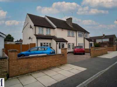 Apartment For Rent in Uxbridge, United Kingdom