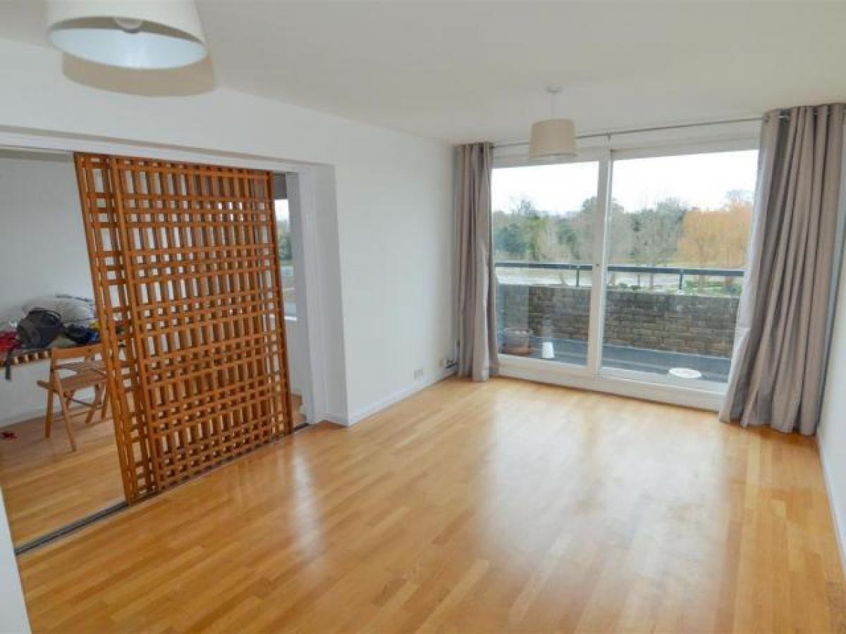 Picture of Apartment For Rent in Brentford, Greater London, United Kingdom