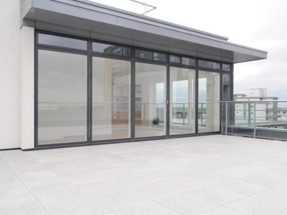 Picture of Apartment For Rent in Brentford, Greater London, United Kingdom