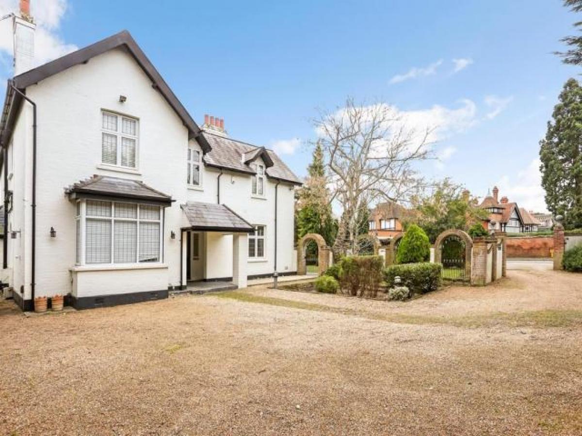 Picture of Home For Rent in Walton on Thames, Surrey, United Kingdom