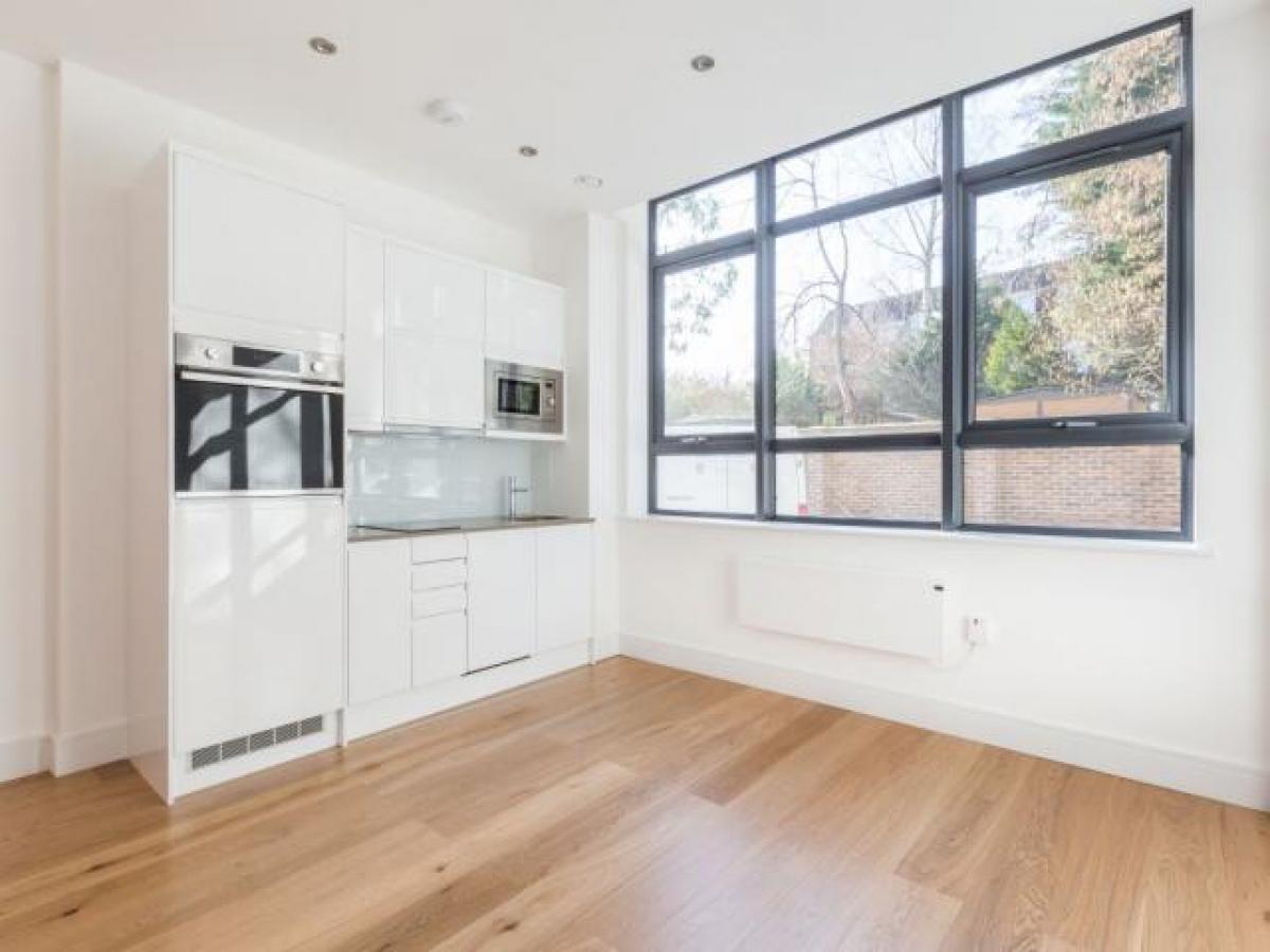 Picture of Apartment For Rent in Haywards Heath, West Sussex, United Kingdom