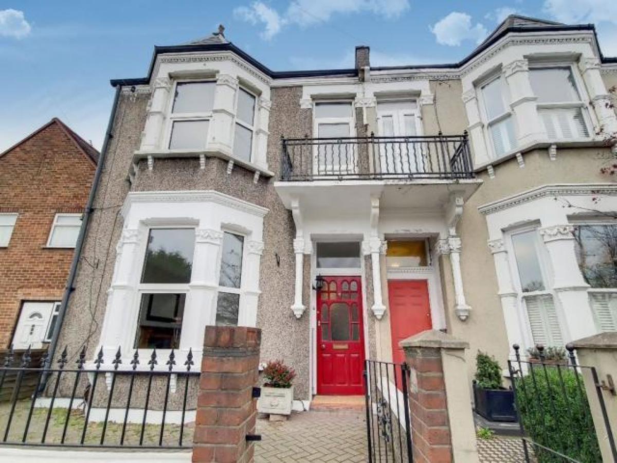 Picture of Home For Rent in Mitcham, Greater London, United Kingdom