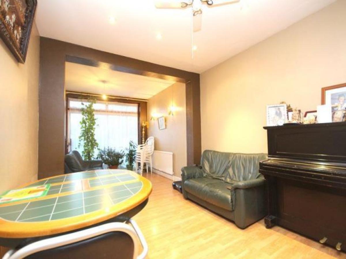 Picture of Home For Rent in Harrow, Greater London, United Kingdom